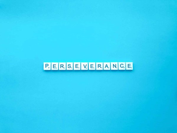 Come preparare un'insalata di quinoa nutriente con verdure fresche?