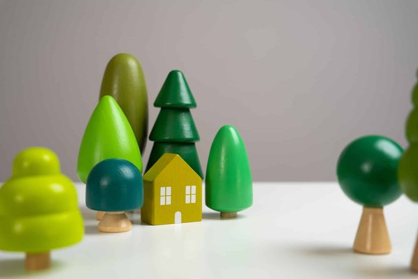 Come insegnare al mio cane a rimanere da solo a casa?